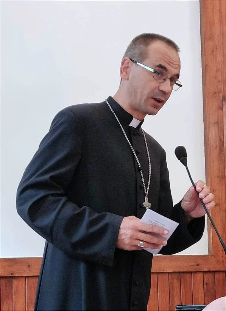Dużą rolę w przygotowaniu programu odgrywa bp Maciej Małyga.