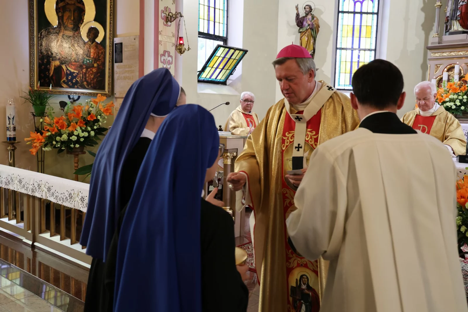 Msza św. z okazji powrotu domu generalnego jadwiżanek do Wrocławia